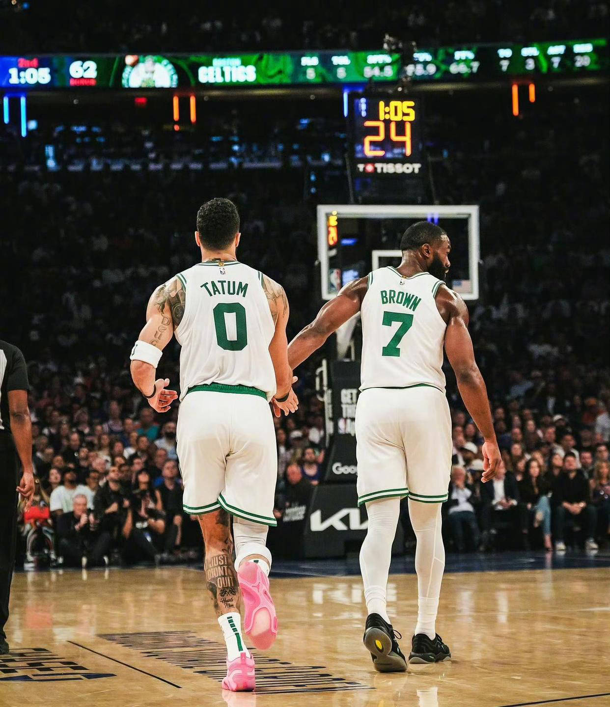 爱游戏官网-包含刷新纪录引爆全场！，塔图姆意外战胜DWG上演精彩一战的词条-爱游戏官网