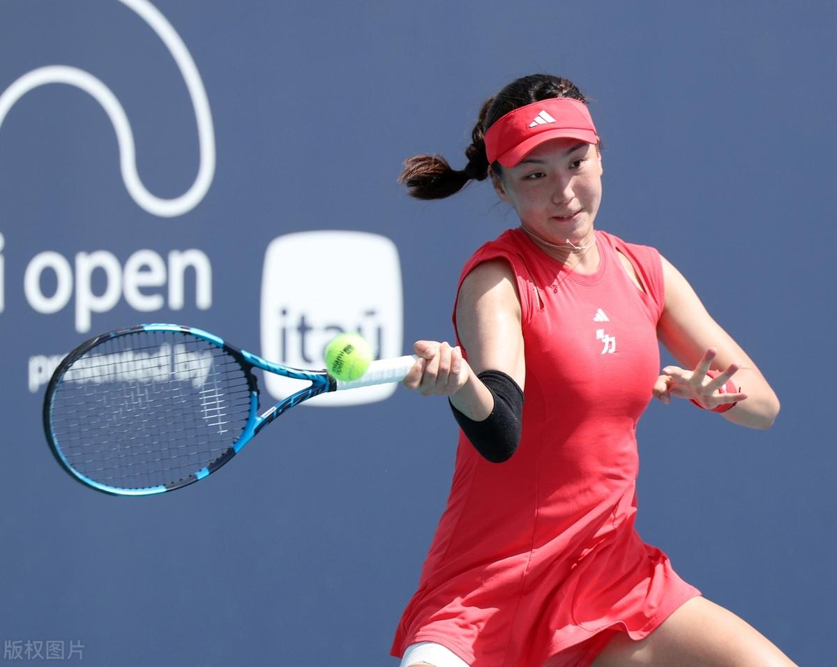 爱游戏官网-美国队前途光明！，阿扎伦卡新星爆冷表现突出上演精彩一战的简单介绍-爱游戏官网