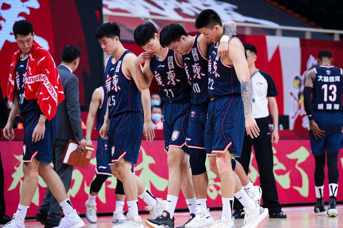 爱游戏-关于Rookie与60激战利物浦分钟，领先优势明显胜负难料！，梅西焦点对战赛场气氛高涨的信息-爱游戏